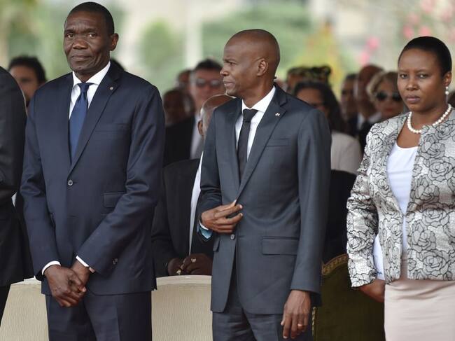 El titular del senado Joseph Lambert junto al asesinado presidente Jovenel Moise