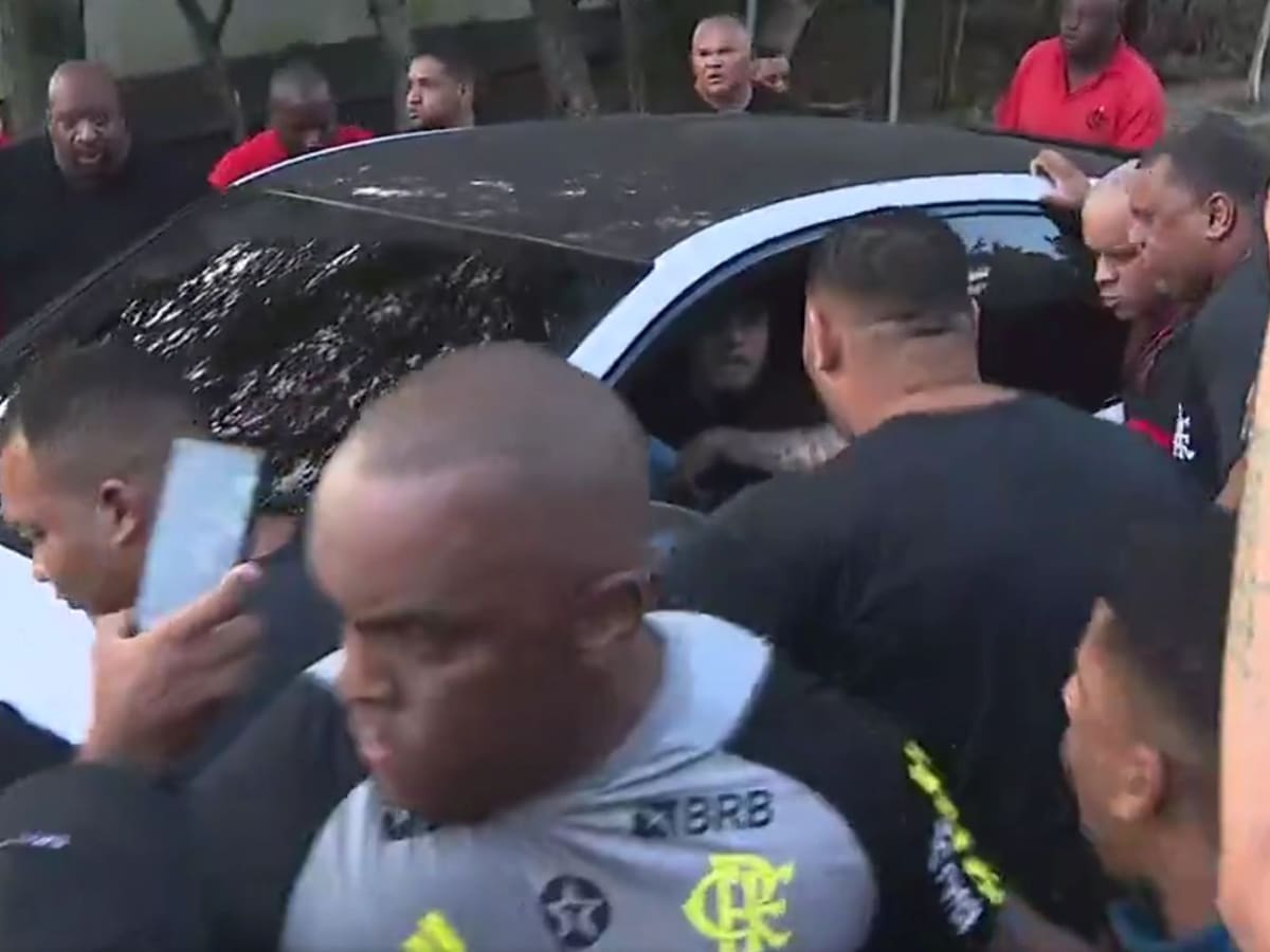 Tenso ambiente en Flamengo: jugadores sufren feroz “apretón” de sus hinchas tras derrota ante Palestino