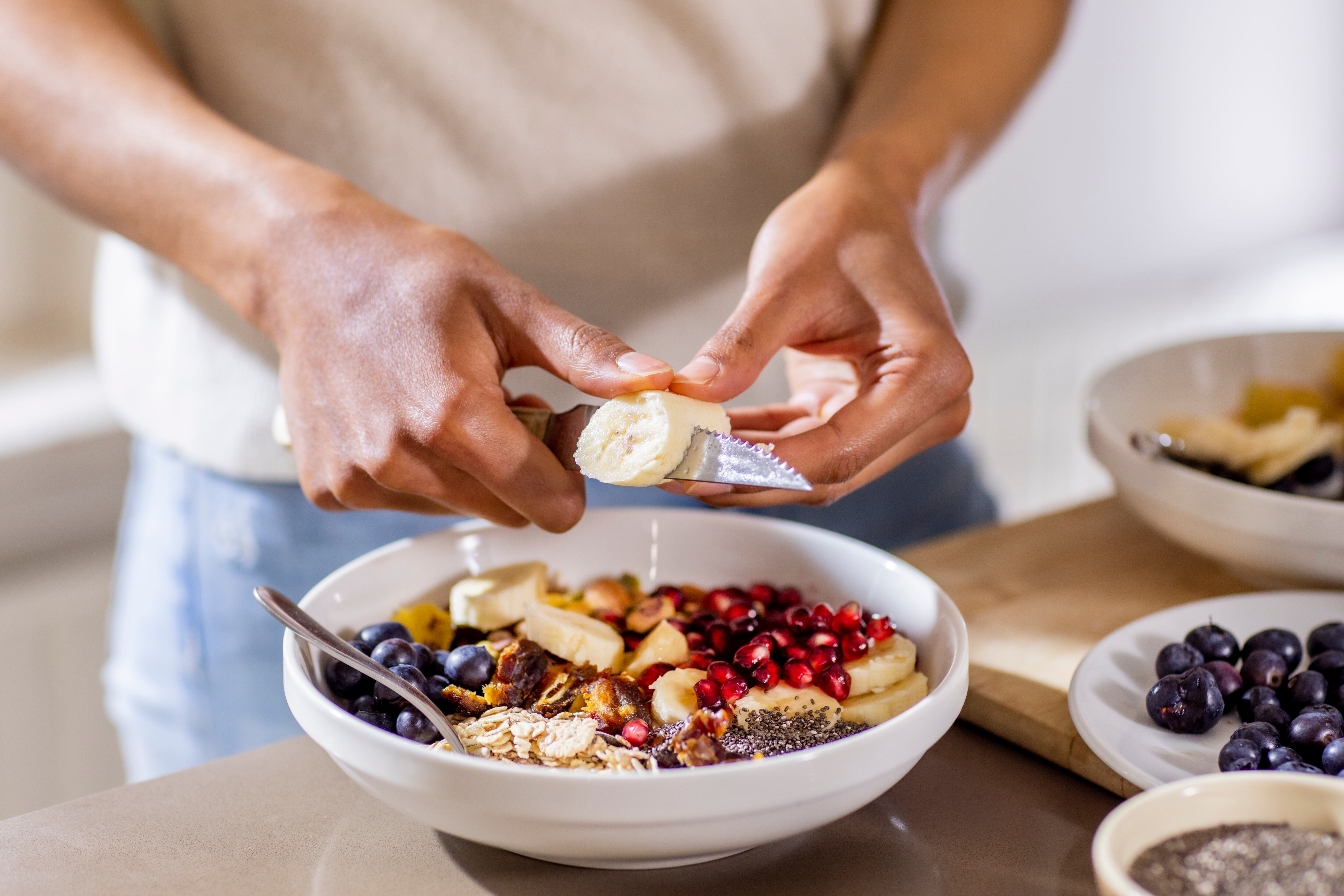 Cometer este error en el desayuno podría hacerte comer más durante el día, según estudios