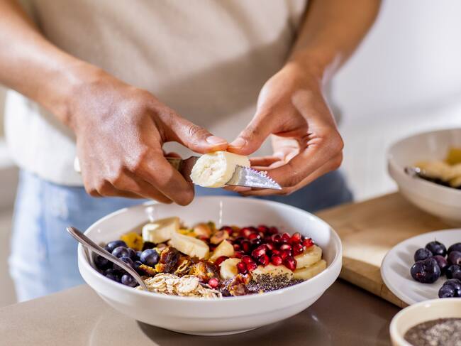 Cometer este error en el desayuno podría hacerte comer más durante el día, según estudios