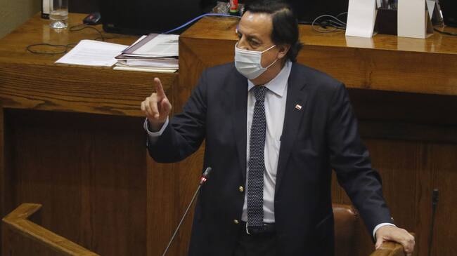 Ministro del Interior quedó suspendido del cargo tras aprobación de acusación constitucional en la Cámara de Diputados