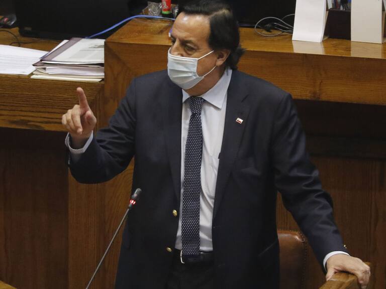 Ministro del Interior quedó suspendido del cargo tras aprobación de acusación constitucional en la Cámara de Diputados