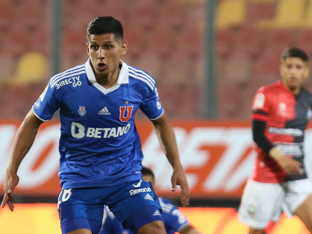 Israel Poblete y el presente de la U: «No tenemos nada más en la mente que ganar y escalar en la tabla»