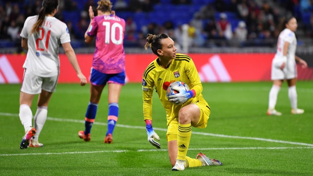 Las dos caras de Christiane Endler en la clasificación del Olympique Lyon a semifinales de la Copa de Francia