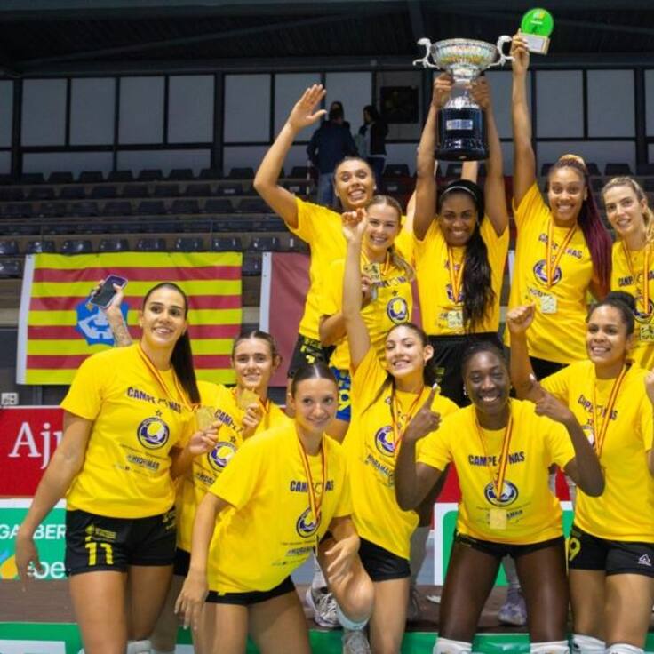 Beatriz Novoa es campeona de la Liga de Voleibol en España