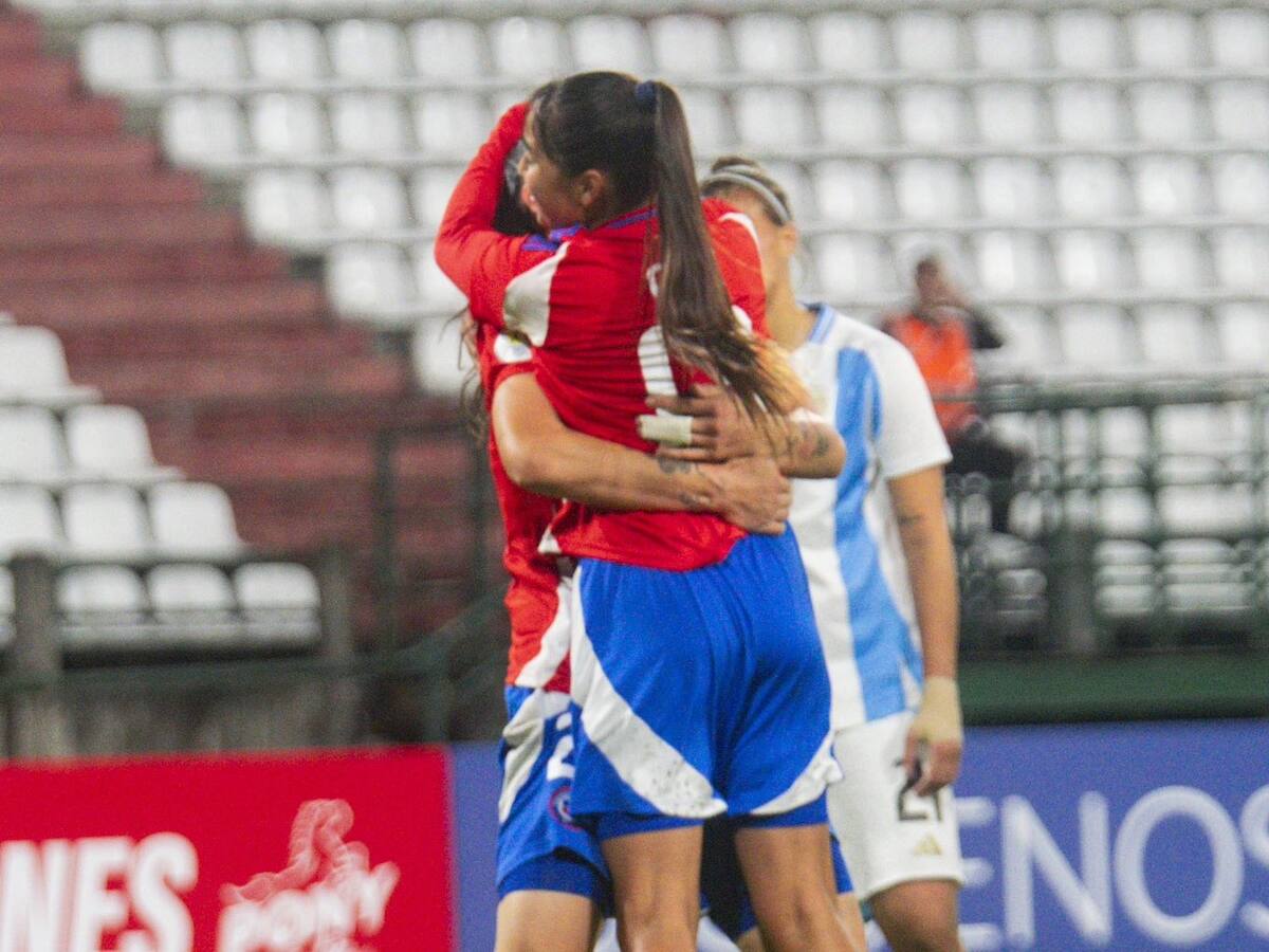 La Roja cayó ante Argentina, pero clasificó dramáticamente al hexagonal del Sudamericano Femenino Sub 17