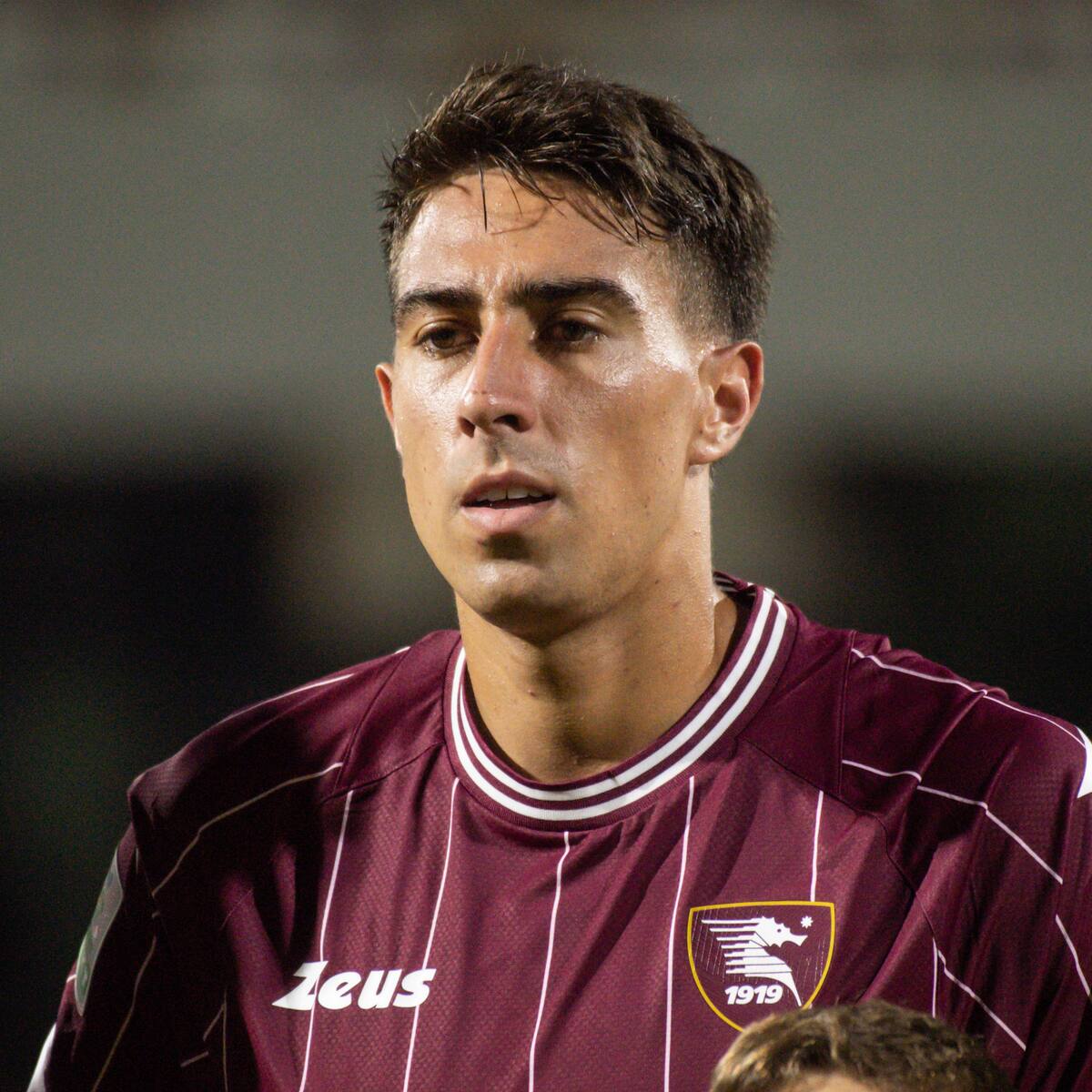 Diego Valencia sufre nuevo revés en Italia: la mala noticia que recibió el chileno tras ser titular en Salernitana