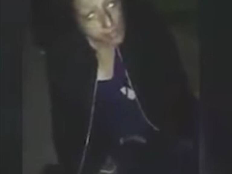 Potente droga convierte a una mujer en una verdadera zombie