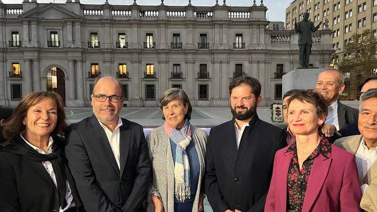 Presidente Boric participa en homenaje a ocho años de la muerte de Patricio Aylwin: "Fue fundamental en la recuperación de la democracia"