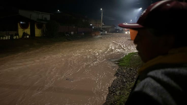 “No vamos a poder pasar”: río La Ligua amenaza con dejar aisladas a familias durante intenso sistema frontal en la zona central