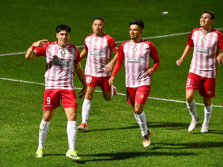 Deportes Linares pierde el liderato de la Segunda División Profesional por no alinear un sub 25