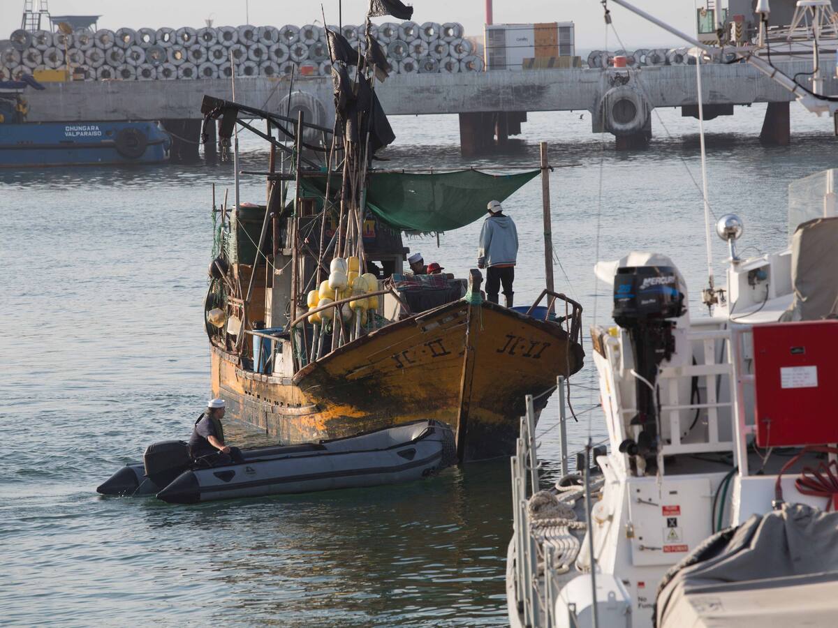 Grave accidente marítimo: naufragio deja una persona fallecida y cuatro desaparecidas en Taltal