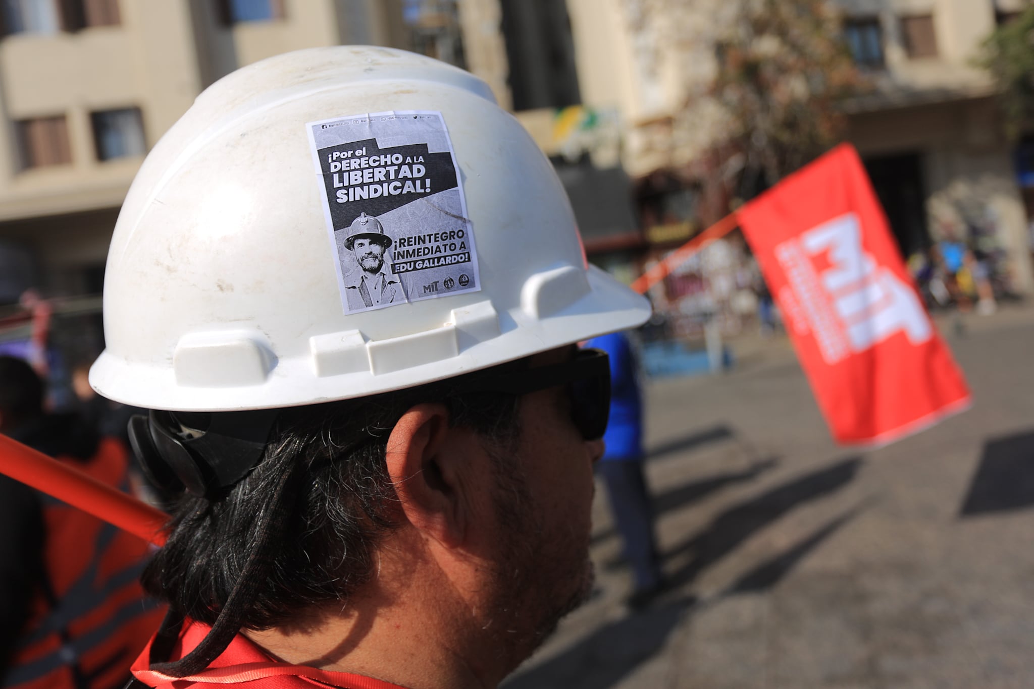 01 de Mayo de 2022/SANTIAGOSe comienza a congregar gente en plaza Baquedano para llevar a cabo la marcha del día del trabajador convocada por la Central Unitaria de Trabajadores CUT.
FOTO:LUKAS SOLIS/AGENCIA UNO