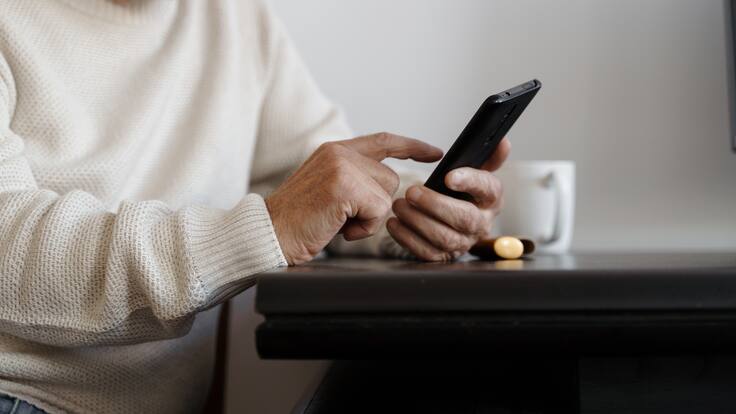 Estafan a adulto mayor con 52 millones de pesos en La Serena: fue extorsionado a través de Tinder