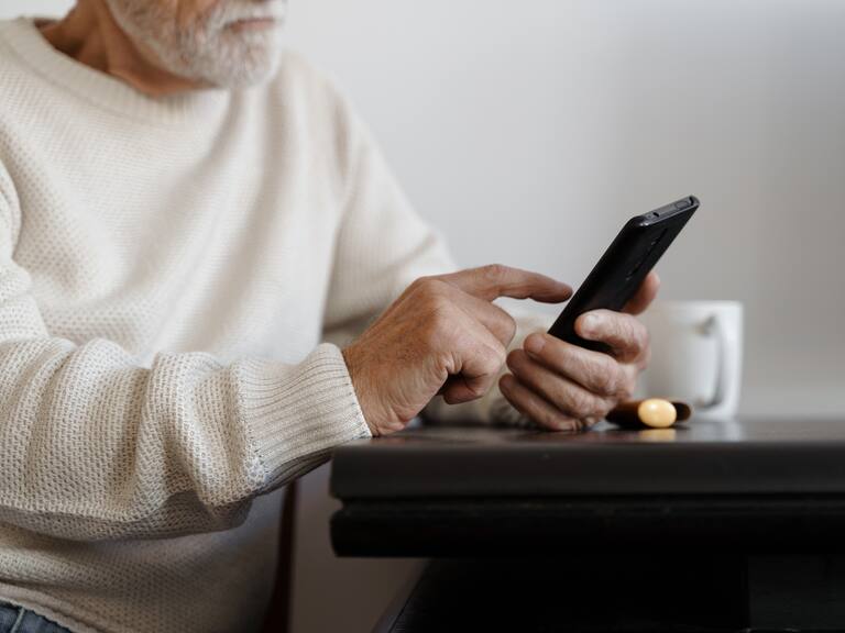 Estafan a adulto mayor con 52 millones de pesos en La Serena: fue extorsionado a través de Tinder