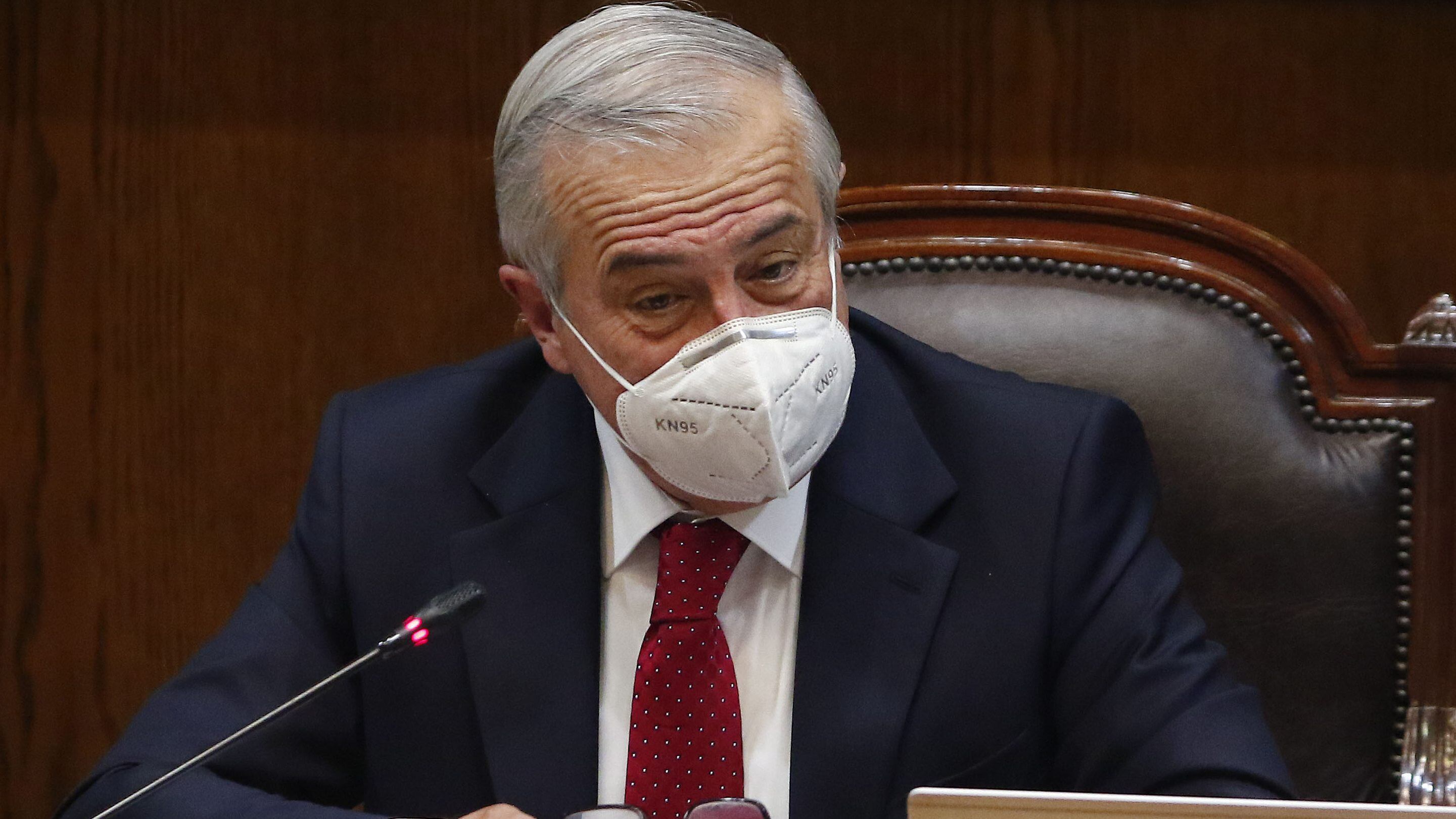 Ex ministro mañalich por tercera dosis de vacuna