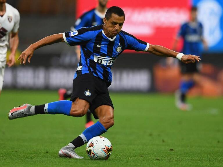 MILAN, ITALY - JULY 13: Alexis Sanchez of FC Internazionale in action during the Serie A match between FC Internazionale and Torino FC at Stadio Giuseppe Meazza on July 13, 2020 in Milan, Italy. (Photo by Claudio Villa - Inter/Inter via Getty Images)