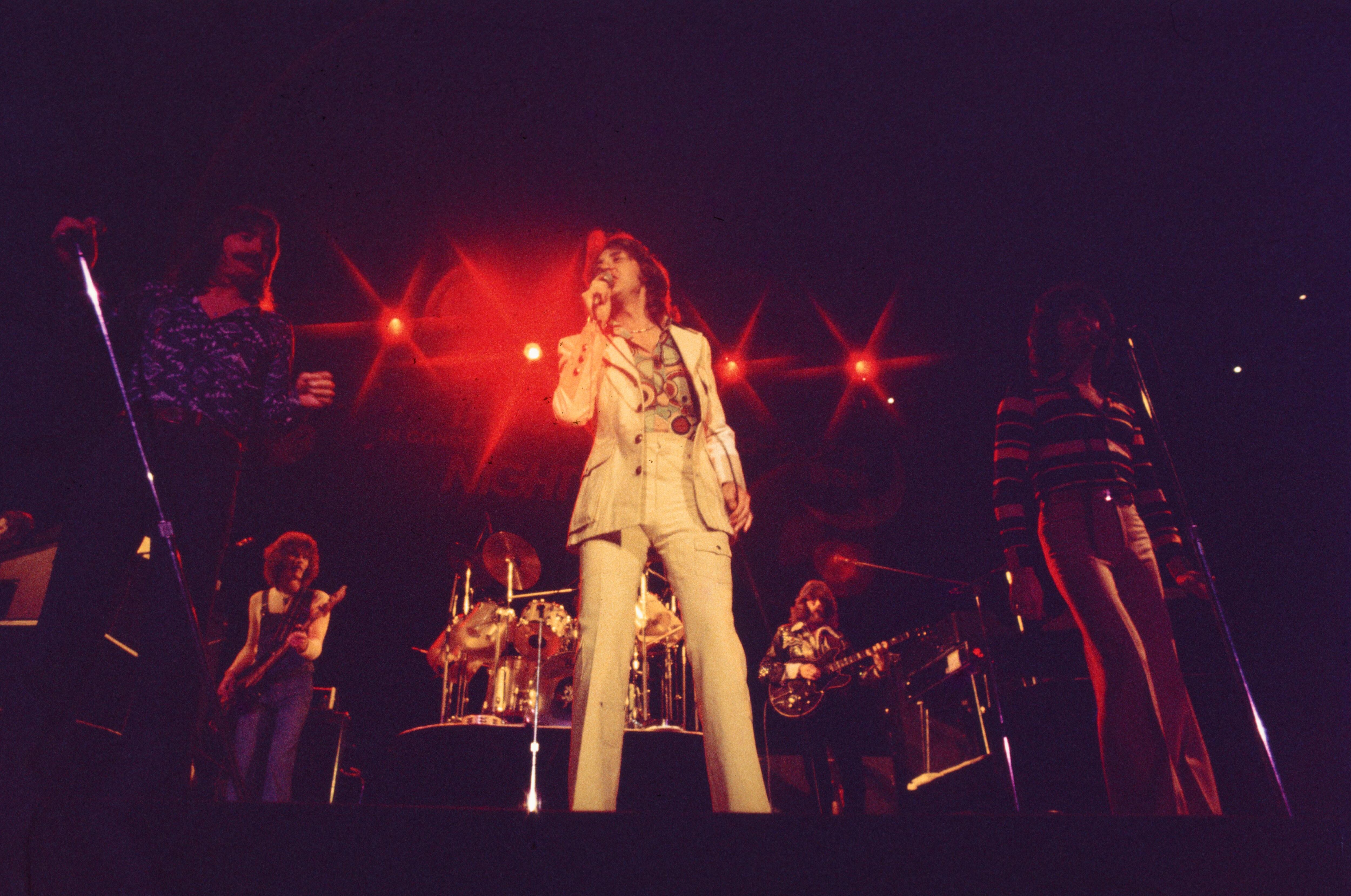 (MANDATORY CREDIT Koh Hasebe/Shinko Music/Getty Images) Three Dog Night live at Nippon Budokan, December 21, 1972, Tokyo, Japan. Danny Hutton, Chuck Negron, Cory Wells. (Photo by Koh Hasebe/Shinko Music/Getty Images)