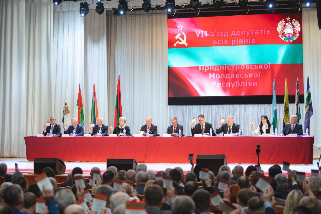 El congreso de la república separatista de Transnistria acuerda solicitar la ayuda militar de la Federación de Rusia.