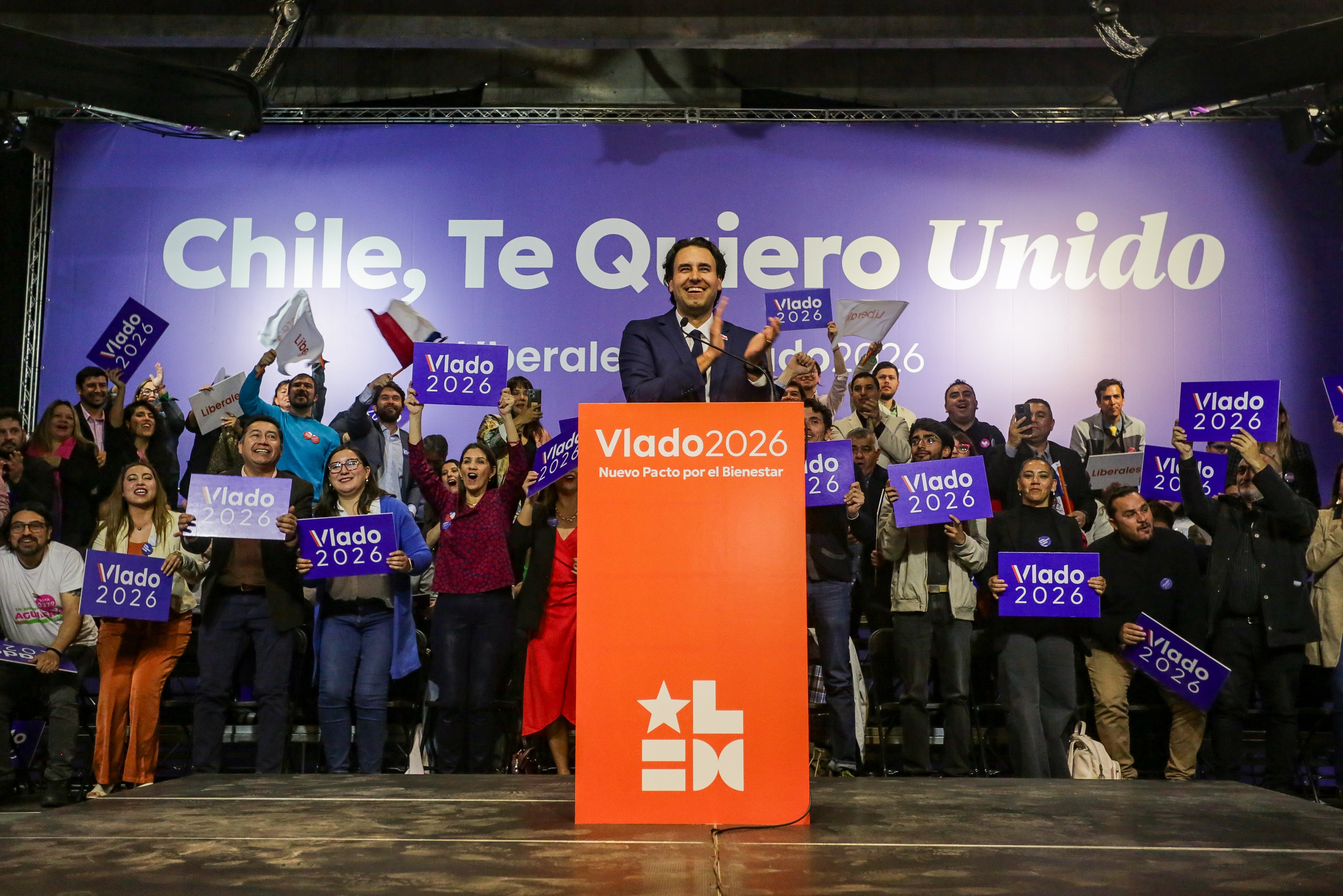12 DE OCTUBRE 2024 / PROVIDENCIA
El diputado Vlado Mirosevic es proclamado por su partido, el partido Liberal como candidato presidencial.
FOTO: LUKAS SOLIS / AGENCIAUNO