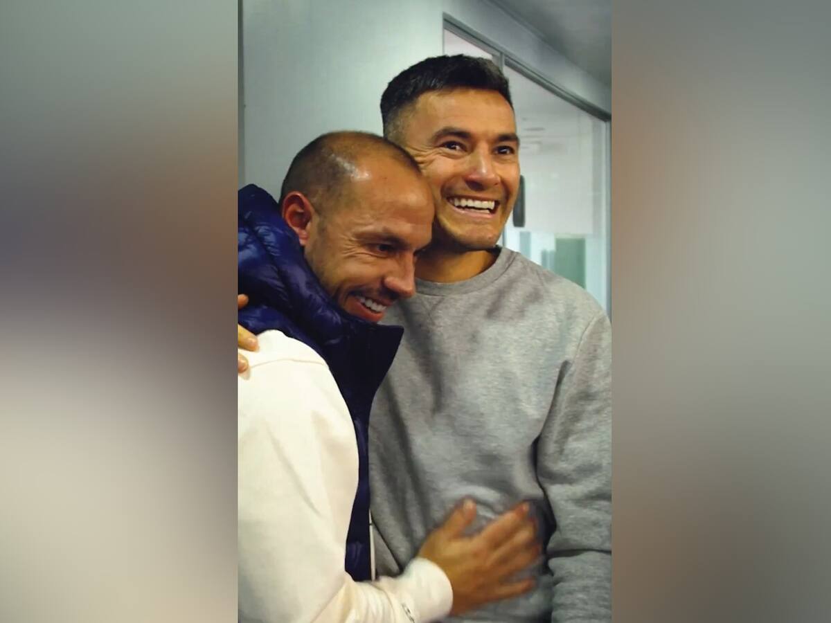 “Bienvenido a tu casa, gracias por volver”: la U revela el momento que Marcelo Díaz se reencuentra con Charles Aránguiz en el CDA