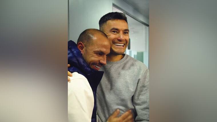 “Bienvenido a tu casa, gracias por volver”: la U revela el momento que Marcelo Díaz se reencuentra con Charles Aránguiz en el CDA | Captura de pantalla