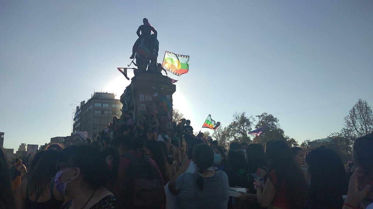 Manifestación en Plaza Baquedano / ADN.CL
