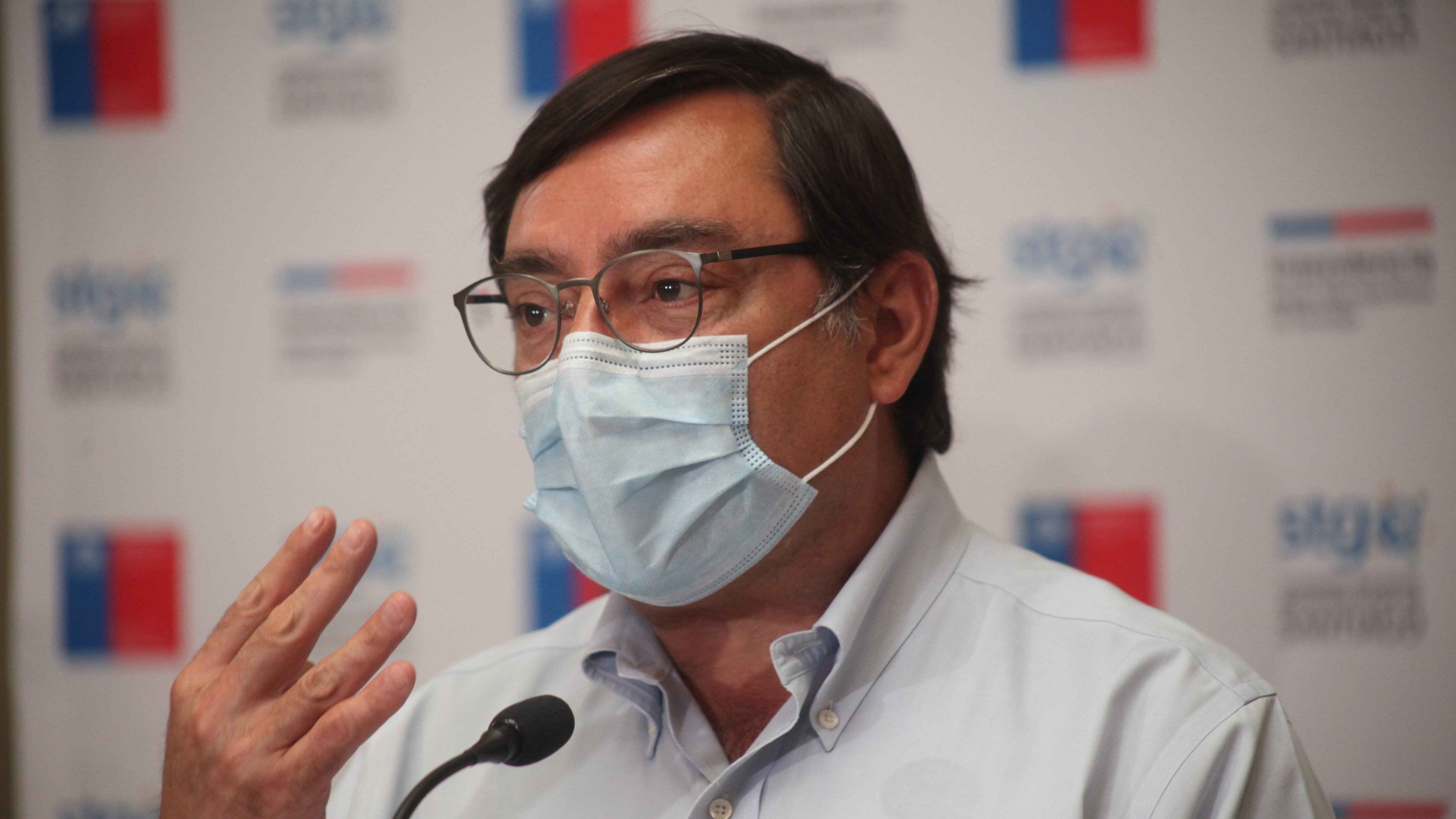 21 DE OCTUBRE DE 2020/SANTIAGO
El Intendente de la Región Metropolitana, Felipe Guevara, anuncia donación de la CCU de escudos faciales, mascarillas y agua para funcionarios municipales que trabajarán durante el plebiscito constitucional de este domingo, en la Intendencia Metropolitana, Santiago.
FOTO: AILEN DÍAZ/AGENCIAUNO