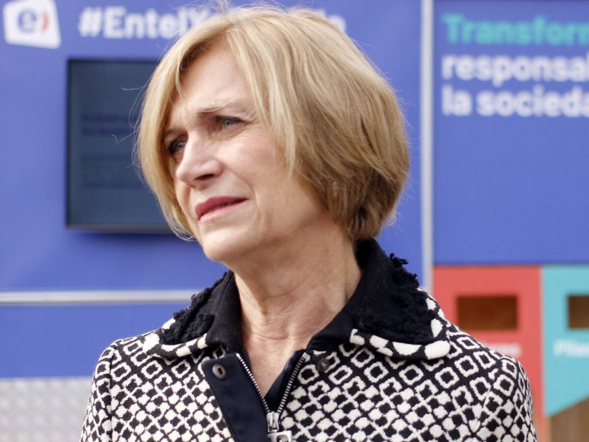 Matthei confirmó el cierre del Costanera Center y solo funcionarán farmacias y supermercados