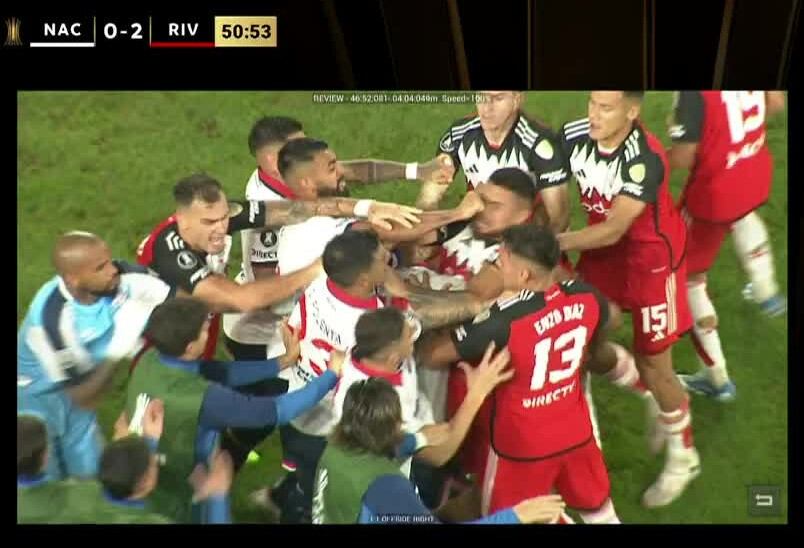 Agreden a Paulo Díaz en el duelo ante Nacional | Captura de pantalla