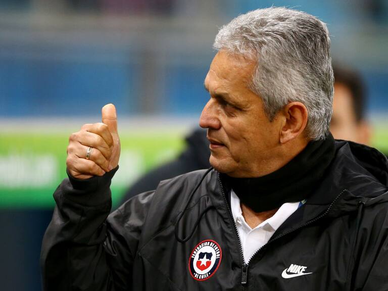 Hinchas colombianos y chilenos piden a Reinaldo Rueda como nuevo DT de Colombia