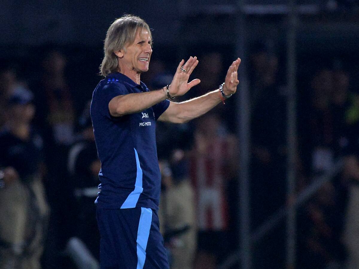 Oídos sordos: Ricardo Gareca insiste con Diego Valdés en los entrenamientos previos al partido con Ecuador
