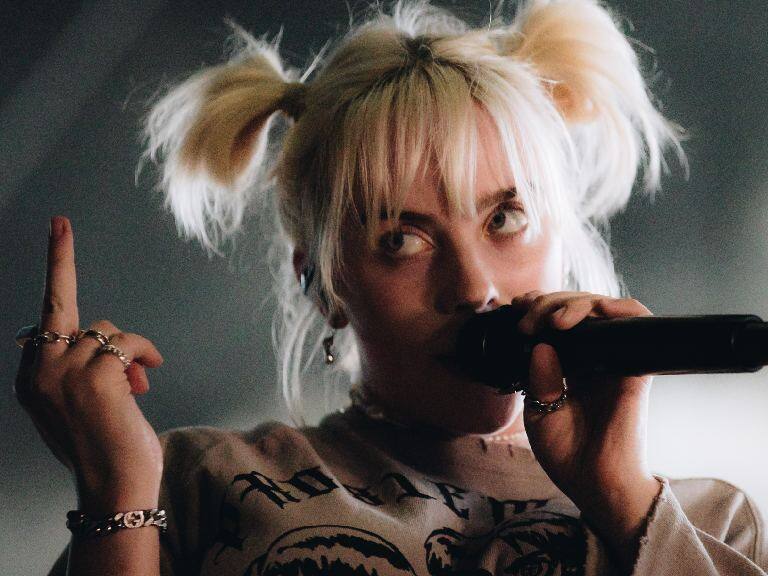 Fanático de Billie Eilish irrumpe en su casa «para profesarle su amor»