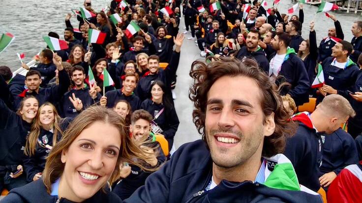 “Lo siento, mi amor…”: abanderado italiano vive insólito percance durante la ceremonia de inauguración en el río Sena