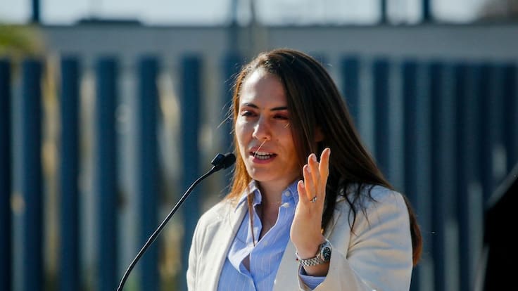 Aseguran que Contraloría investiga a ministra Natalia Duco por presunto uso irregular de auto fiscal