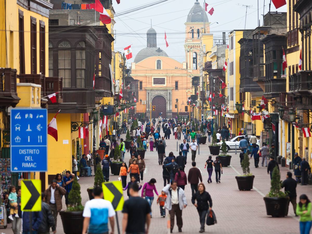 ¿Qué se puede comprar en Perú con $510 mil, el nuevo sueldo mínimo en Chile?