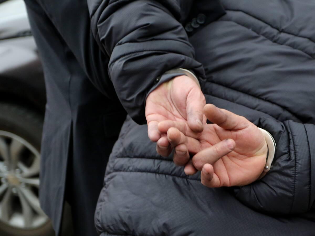 Detienen a banda que asaltaba afuera de bancos en Recoleta e Independencia: dos de las víctimas sufrieron el robo del 10% de las AFP