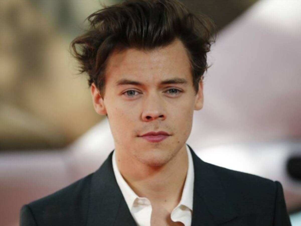 Trabajador de Starbucks se hace viral por ser idéntico a Harry Styles