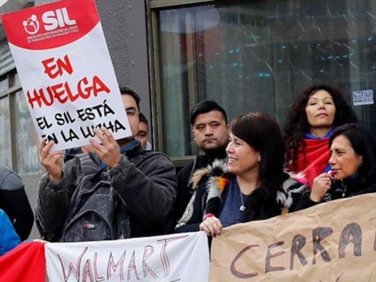Economía publicó la lista de las 72 empresas en que sus trabajadores no tendrán derecho a huelga