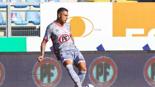 Gonzalo Jara por Esteban Paredes: "Me encantaría verlo en Colo Colo"
