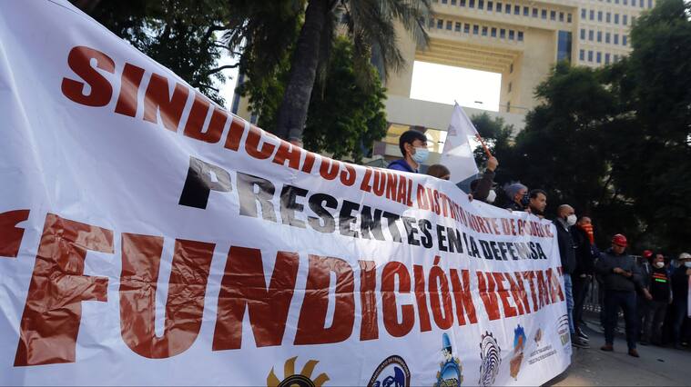 15 DE JUNIO DE 2022/VALPARAISOTrabajadores de Codelco Ventanas realizan una manifestación en el frontis del Congreso Nacional, en medio de la situación de contaminación en Quintero y Puchuncaví.
FOTO: LEONARDO RUBILAR CHANDIA/AGENCIAUNO