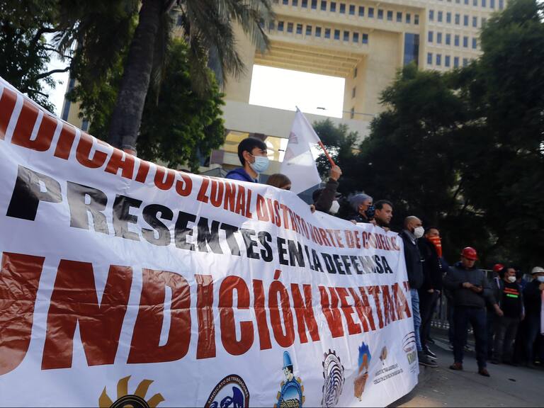 15 DE JUNIO DE 2022/VALPARAISOTrabajadores de Codelco Ventanas realizan una manifestación en el frontis del Congreso Nacional, en medio de la situación de contaminación en Quintero y Puchuncaví.
FOTO: LEONARDO RUBILAR CHANDIA/AGENCIAUNO