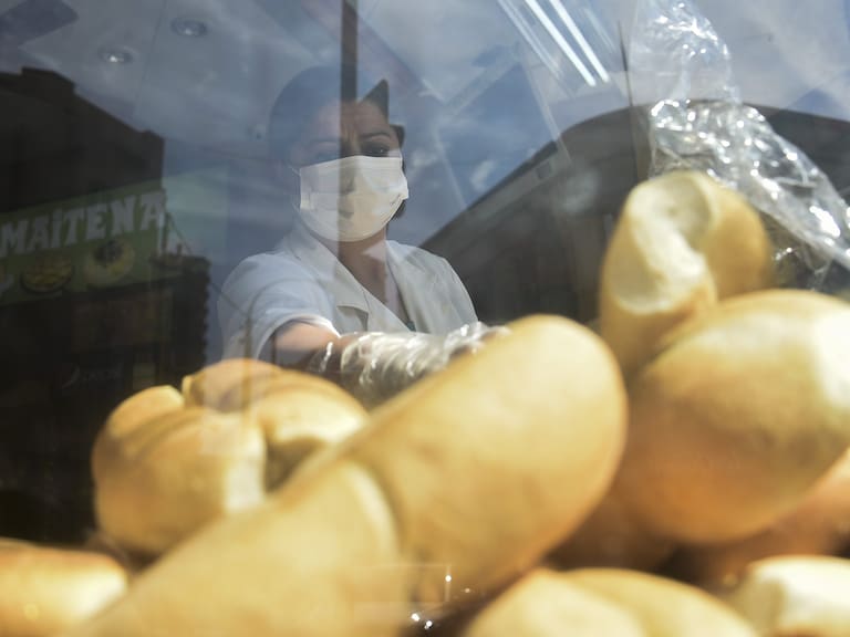 Gremio de panaderos tras reunión con ministro de Agricultura: No habrá aumento en el precio del pan