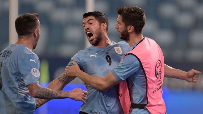 Uruguay's Luis Suarez celebrates after scoring against Chile during their Conmebol Copa America 2021 football tournament group phase match at the Pantanal Arena in Cuiaba, Brazil, on June 21, 2021. (Photo by DOUGLAS MAGNO / AFP) (Photo by DOUGLAS MAGNO/AFP via Getty Images)