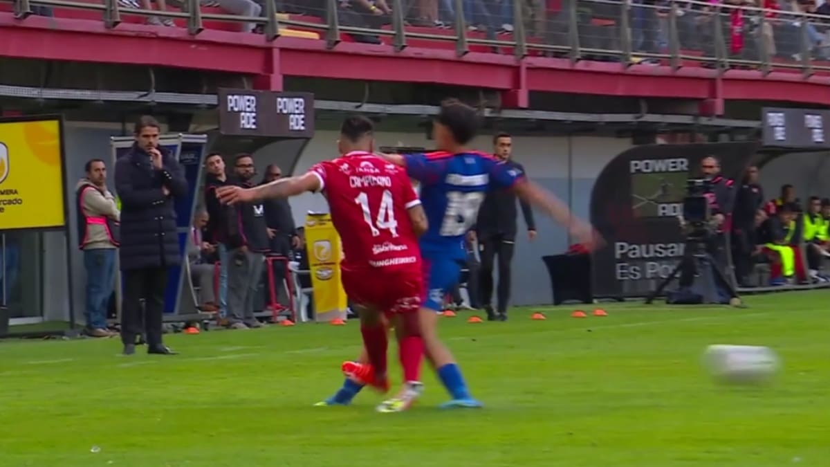 Fue jefe de los árbitros en Chile y esto dice del planchazo a Altamirano: “Si hubiese estado en cancha...”