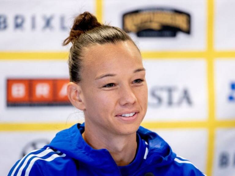 Christiane Endler sonríe: fue operada con éxito de su rodilla derecha