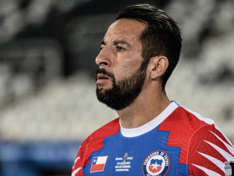 ¡Puro amor! Mauricio Isla confirmó su romance con Thati Lira con tierno video