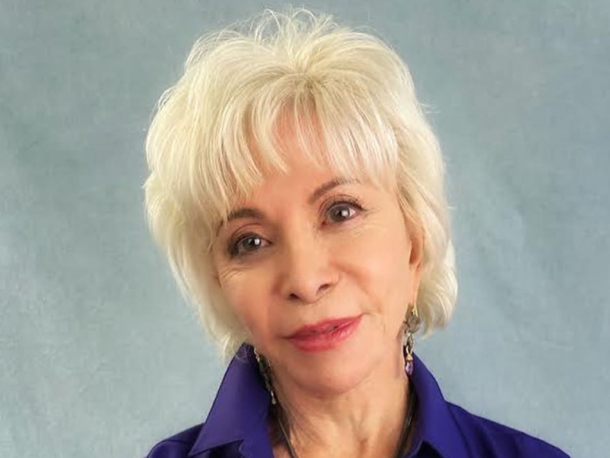 Escritora chilena Isabel Allende denuncia uso de video manipulado y descarta apoyo a José Antonio Kast