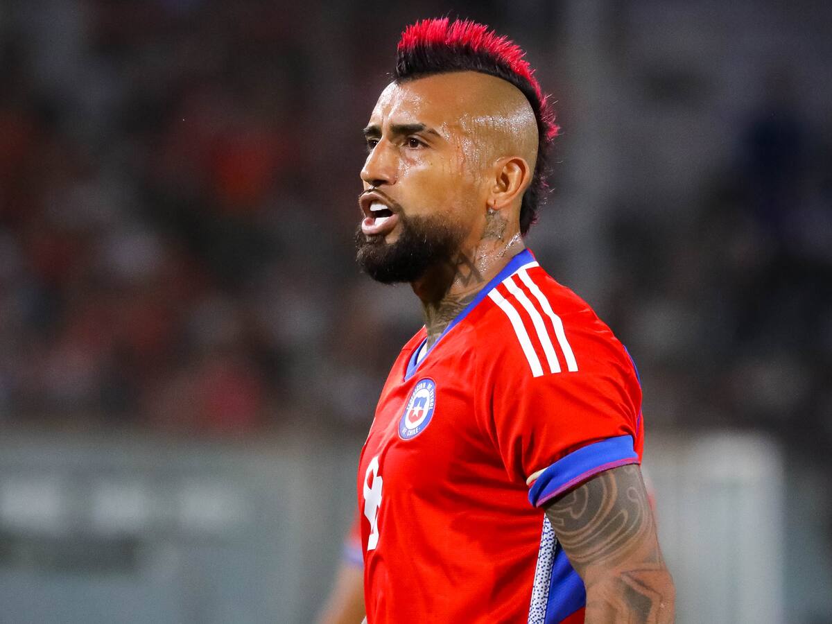 Cuerpo médico de Colo Colo analizaría renunciar tras líos con los chequeos físicos para el contrato de Arturo Vidal