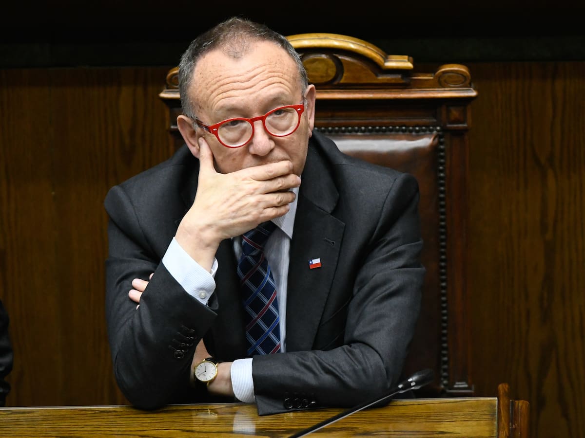 Insistirán en utilizar la vía judicial: Gobierno prepara cambios para acelerar el levantamiento del secreto bancario tras rechazo del Senado